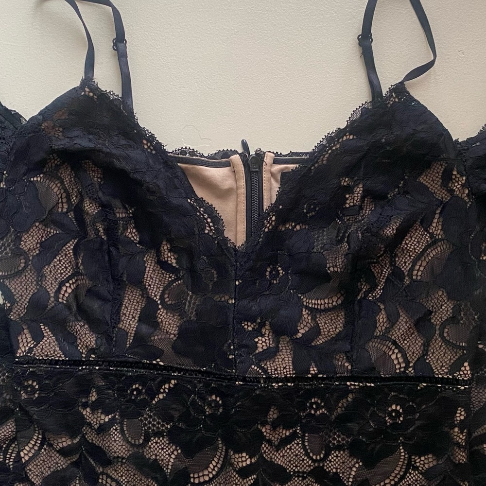 GUESS LACE BODYCON COCKTAIL DRESS - Picture 4 of 6